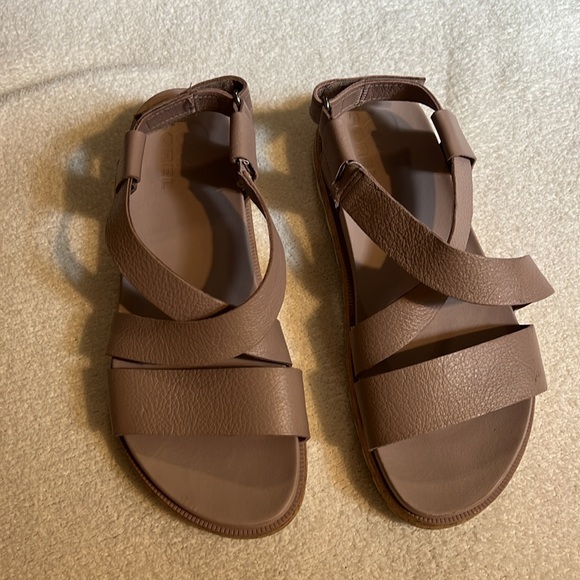 Sorel Sandals - Picture 2 of 5